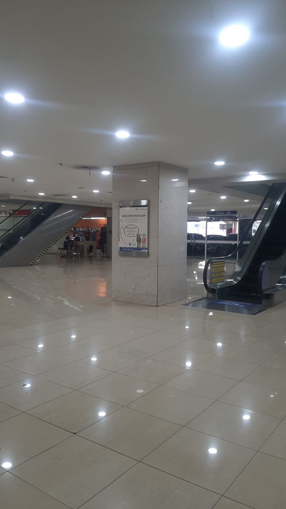 Kios Mall Mangga Dua Square Cocok Untuk Usaha Kecil Menengah