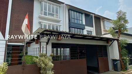 Rumah Modern Minimalist dalam Komplek Cilandak Tengah