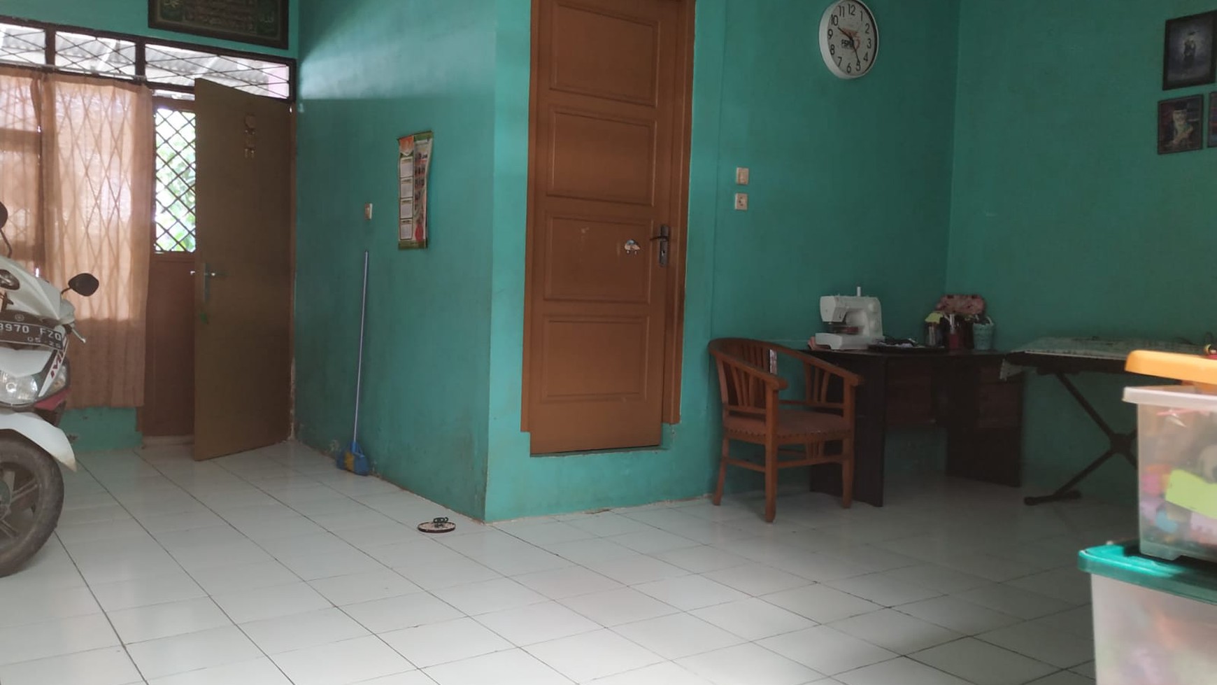 Rumah terletak di depan gerbang asri Pratama di Perumahan Asri Pratama Cikarang