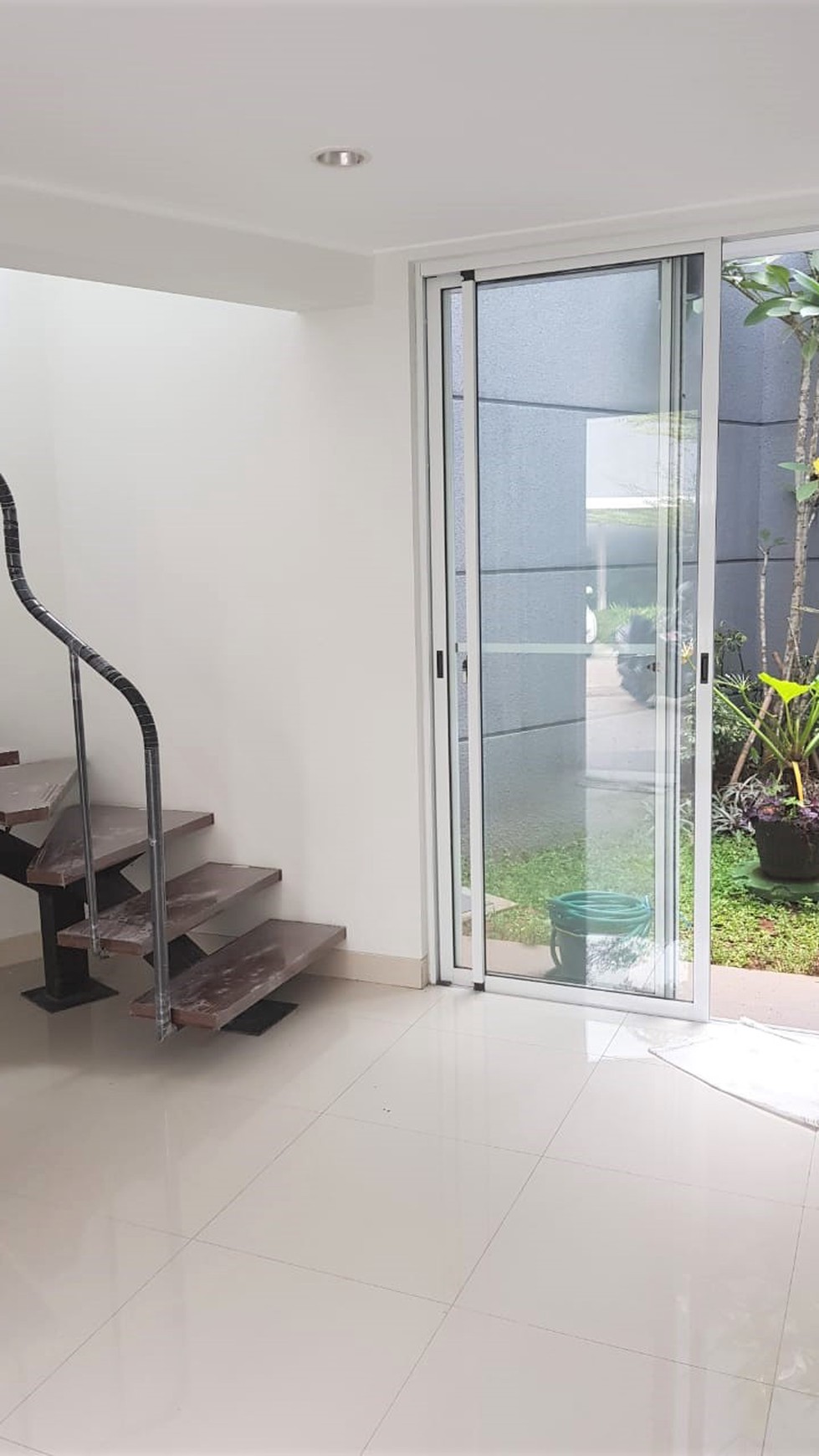 Dijual Rumah Minimalis Discovery Divine Bintaro Jaya