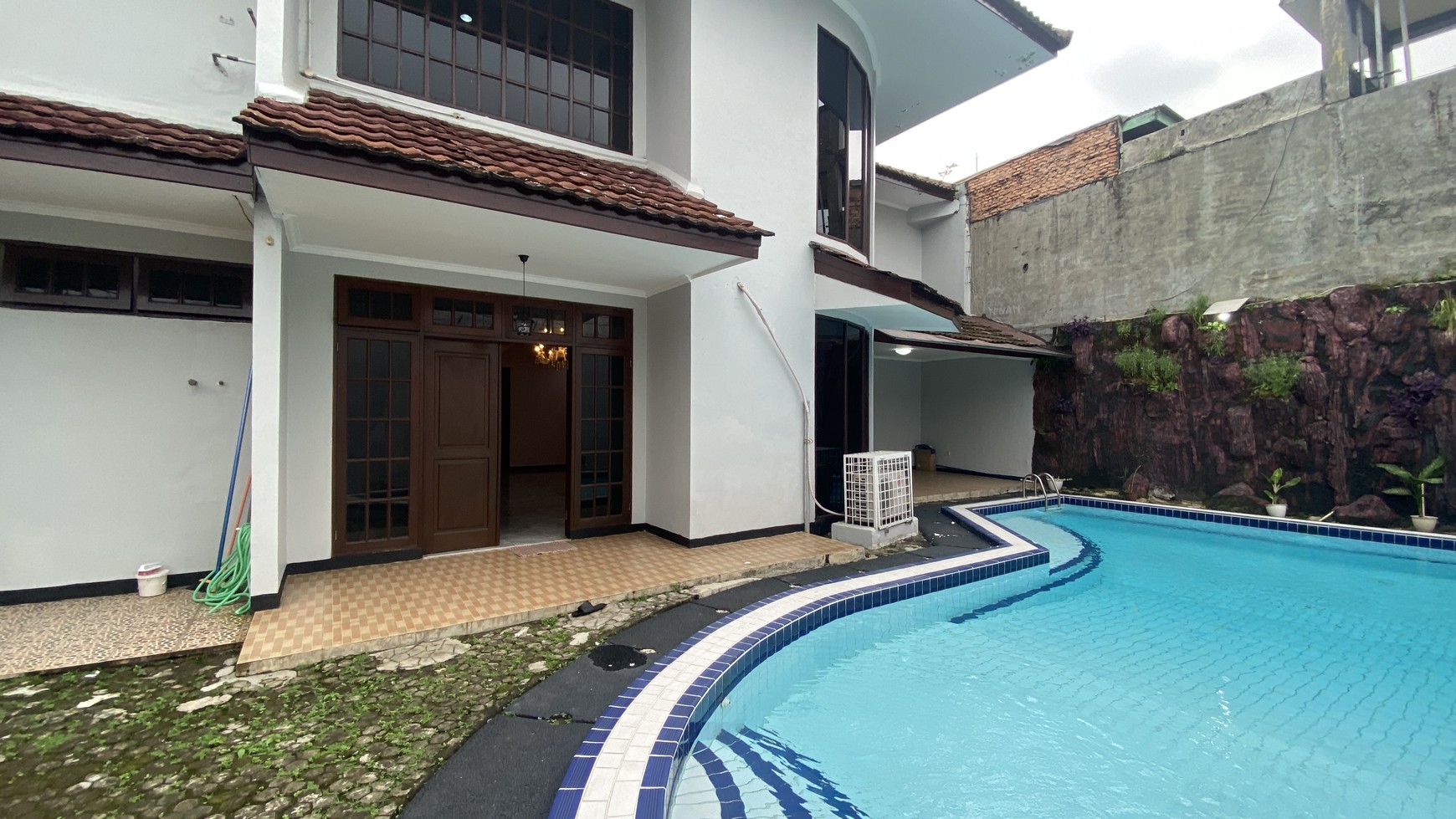 BIG AND BEAUTIFUL HOUSE AT CIPETE AREA, JAKARTA SELATAN