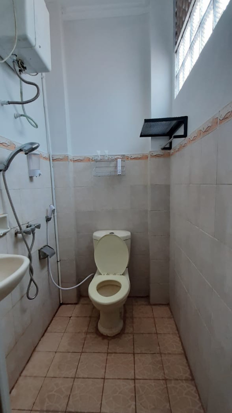 Hotel Dengan Tingkat Penginapan 80% Ditengah Pusat Kota Di Area Pasar Baru