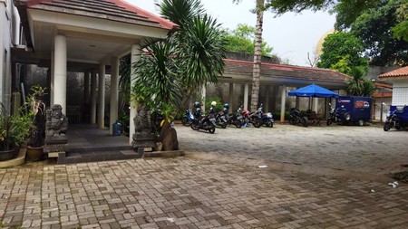 RUMAH DI MENTENG DENGAN LOKASI STRATEGIS, LINGKUNGAN TENANG, AMAN DAN COCOK SEKALI UNTUK HUNIAN MAUPUN INVESTASI