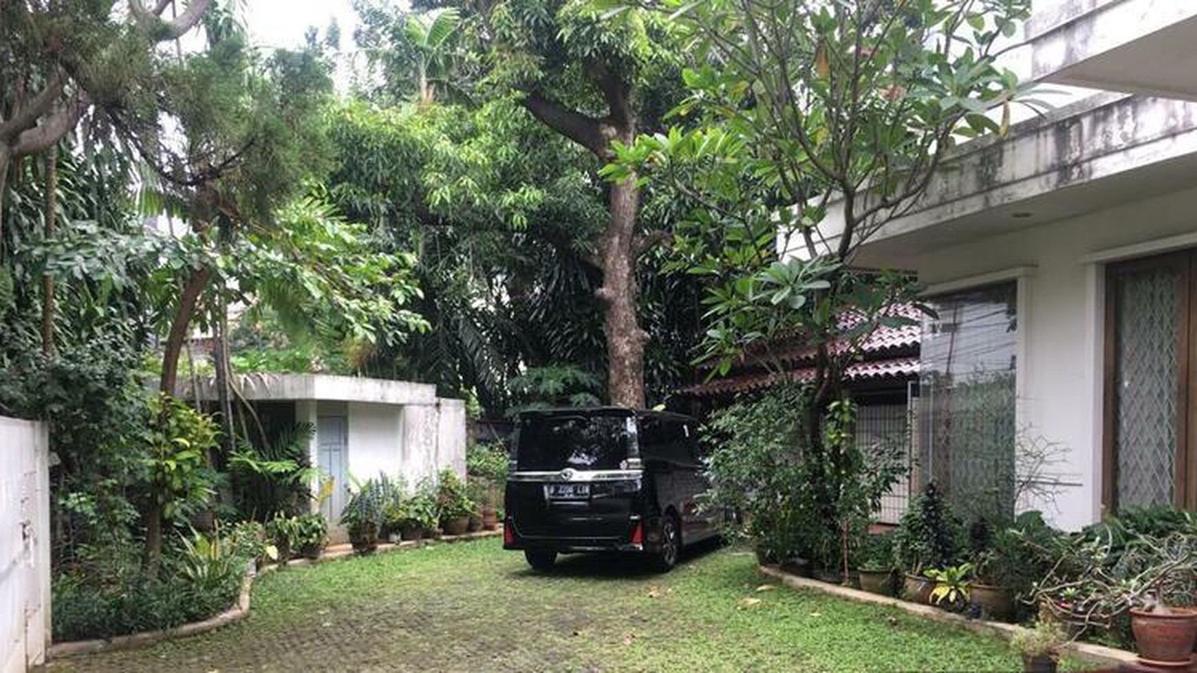 RUMAH DI KEBAYORAN BARU DEKAT SENAYAN COCOK UNTUK HUNIAN 