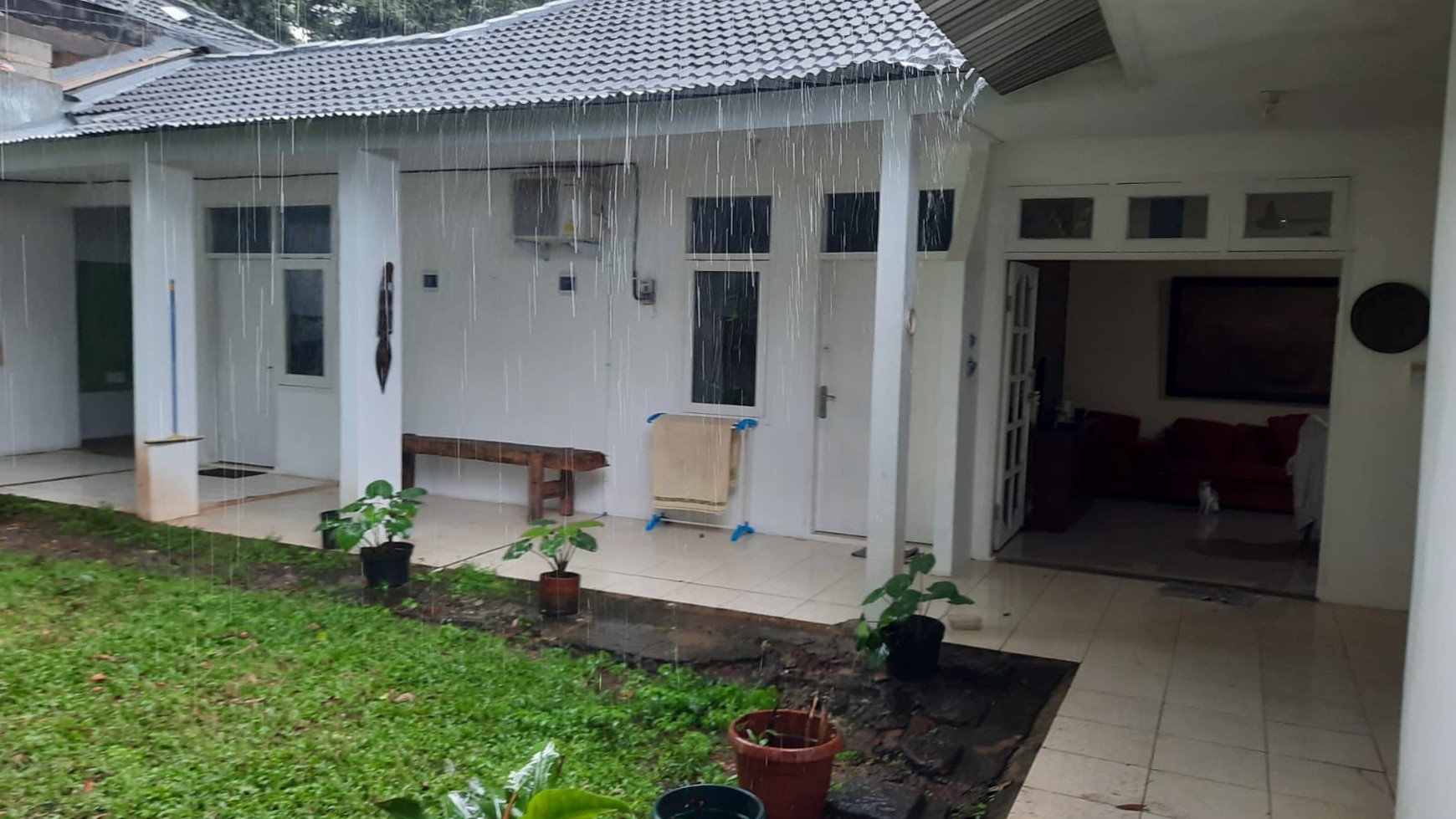 Dijual Rumah Samping Apartemen Marbella Kemang