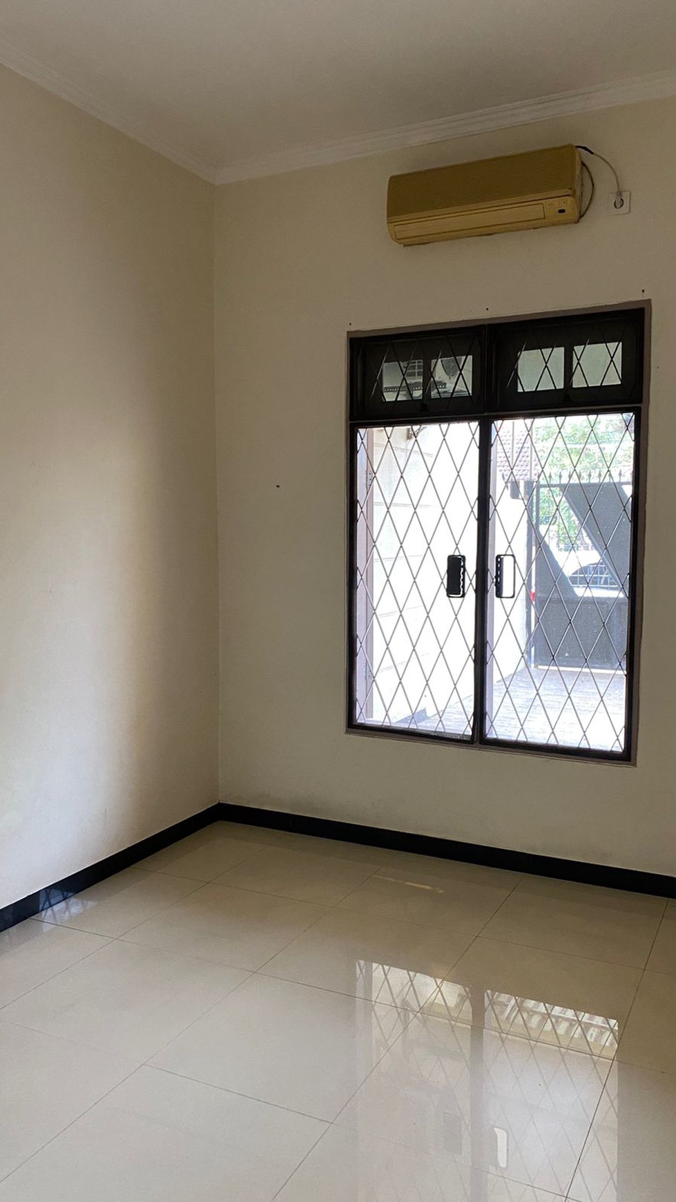 DIJUAL RUMAH DI BABATAN PANTAI SURABAYA 