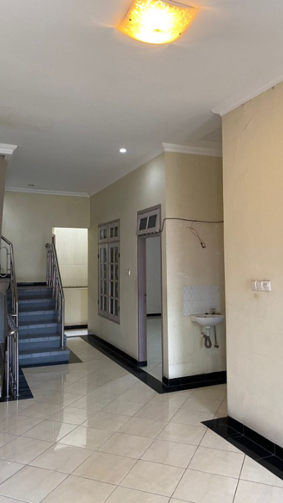 DIJUAL RUMAH DI BABATAN PANTAI SURABAYA 