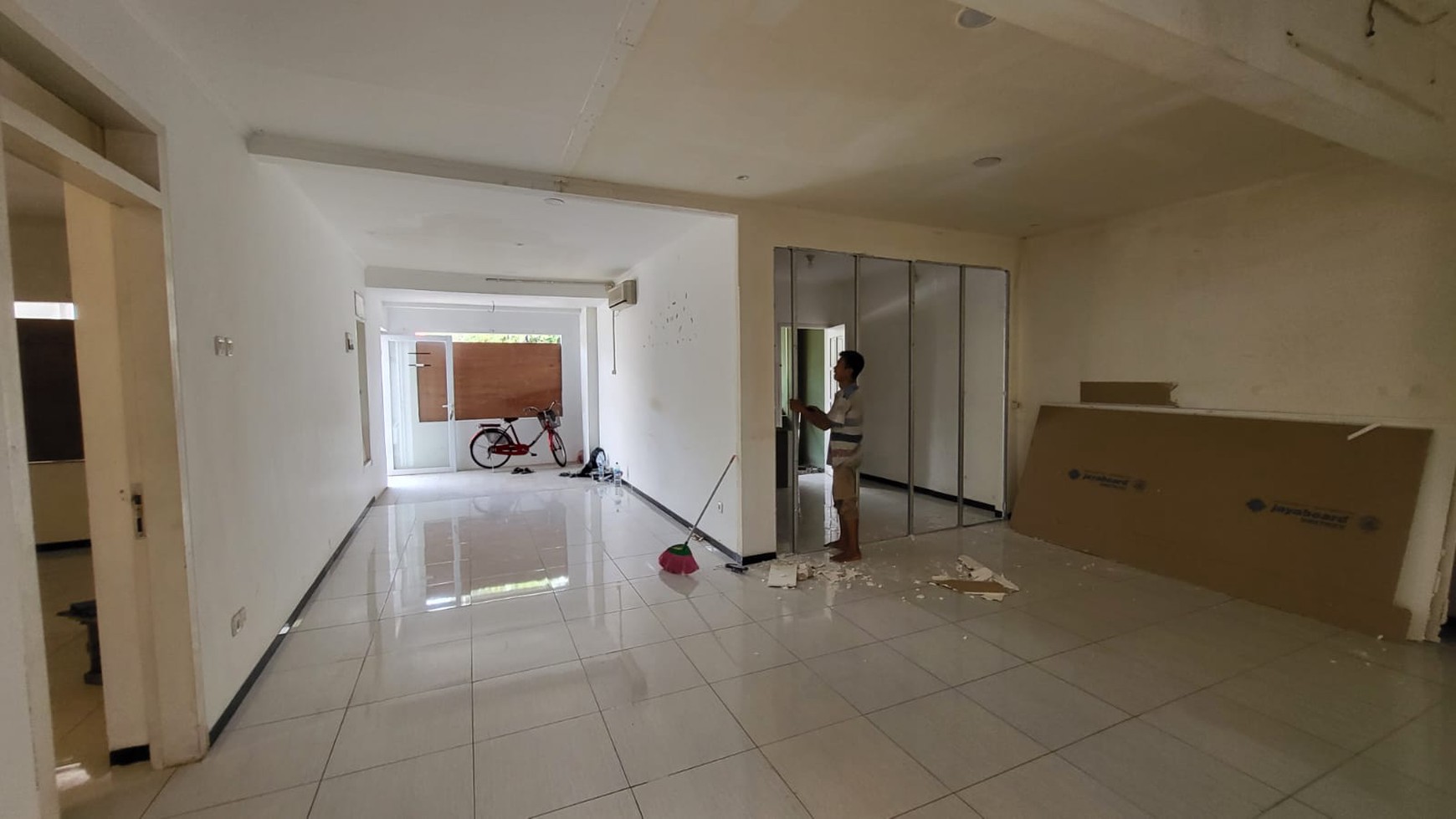 Dijual Rumah Cocok Untuk Kantor dan Usaha @Jl Bintaro Selatan