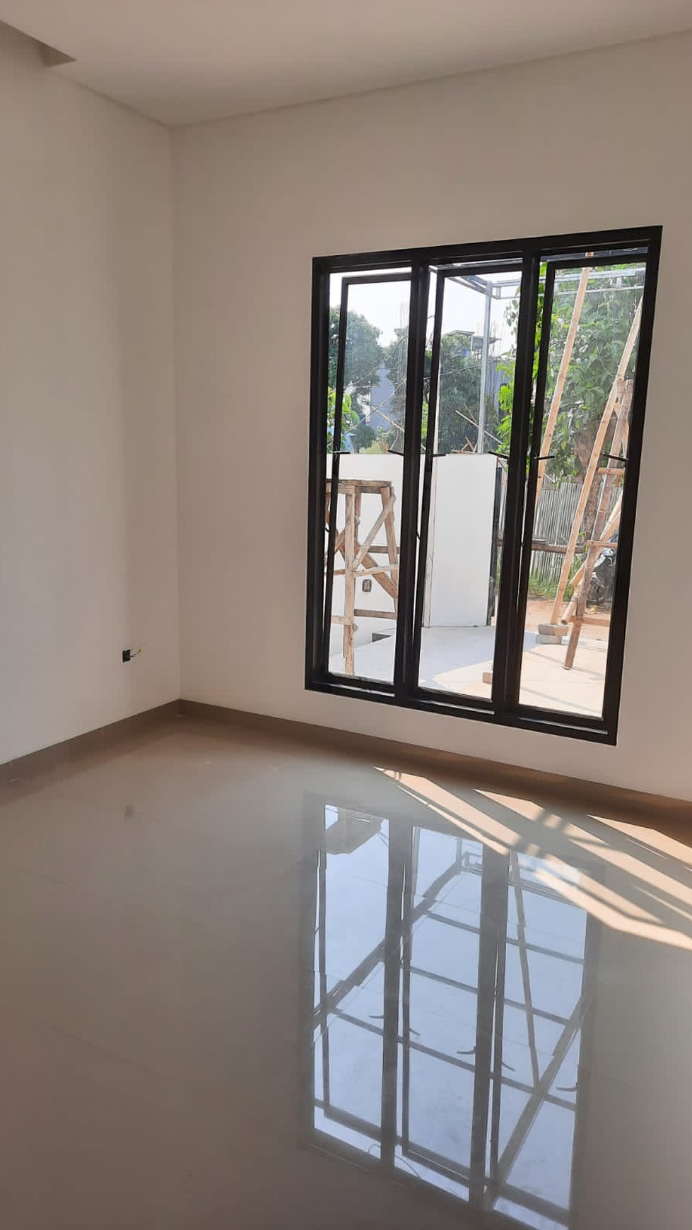 Rumah Siap Huni dengan Bangunan Baru Renovasi @Puri Bintaro Hijau