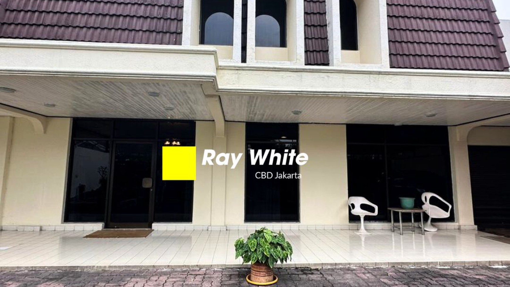 Rumah Rapi Semi Furnish di Kebayoran Baru