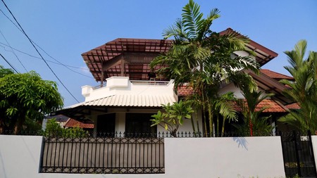 Dijual Rumah Siap Huni Posisi Hoek di Bintaro