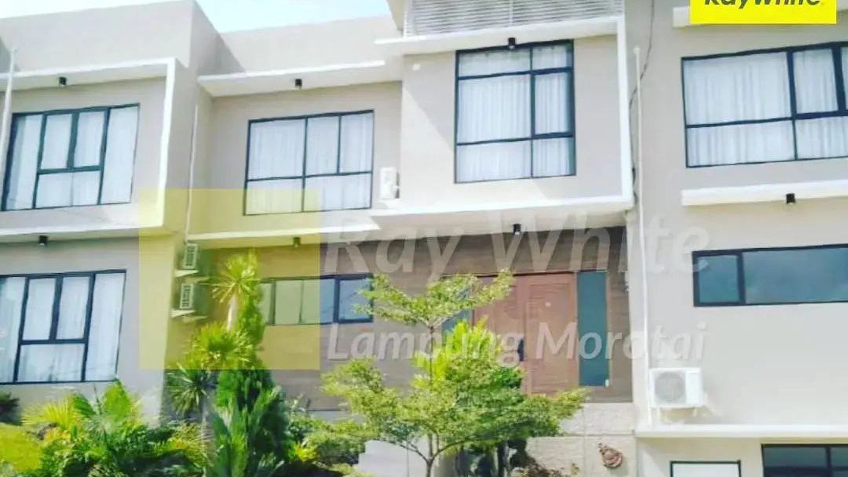 Dijual Rumah 3 Lantai di Langkapura