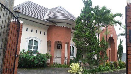 RUMAH LUX, MEWAH DI AREA ELIT BANDUNG