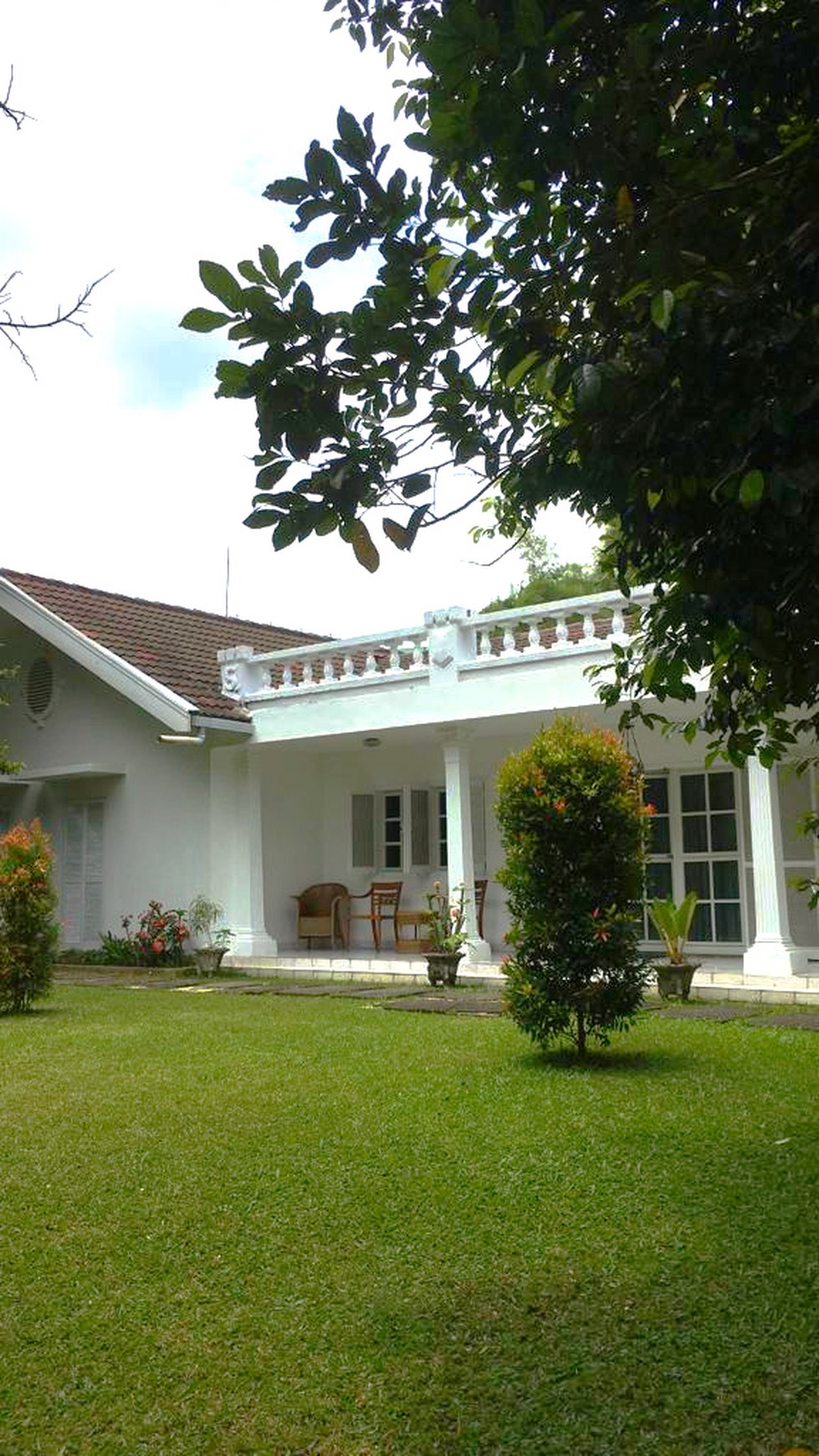 Villa Desiree Jl Raya Puncak, Cipayung Mega Mendung, Luas 4.125m2