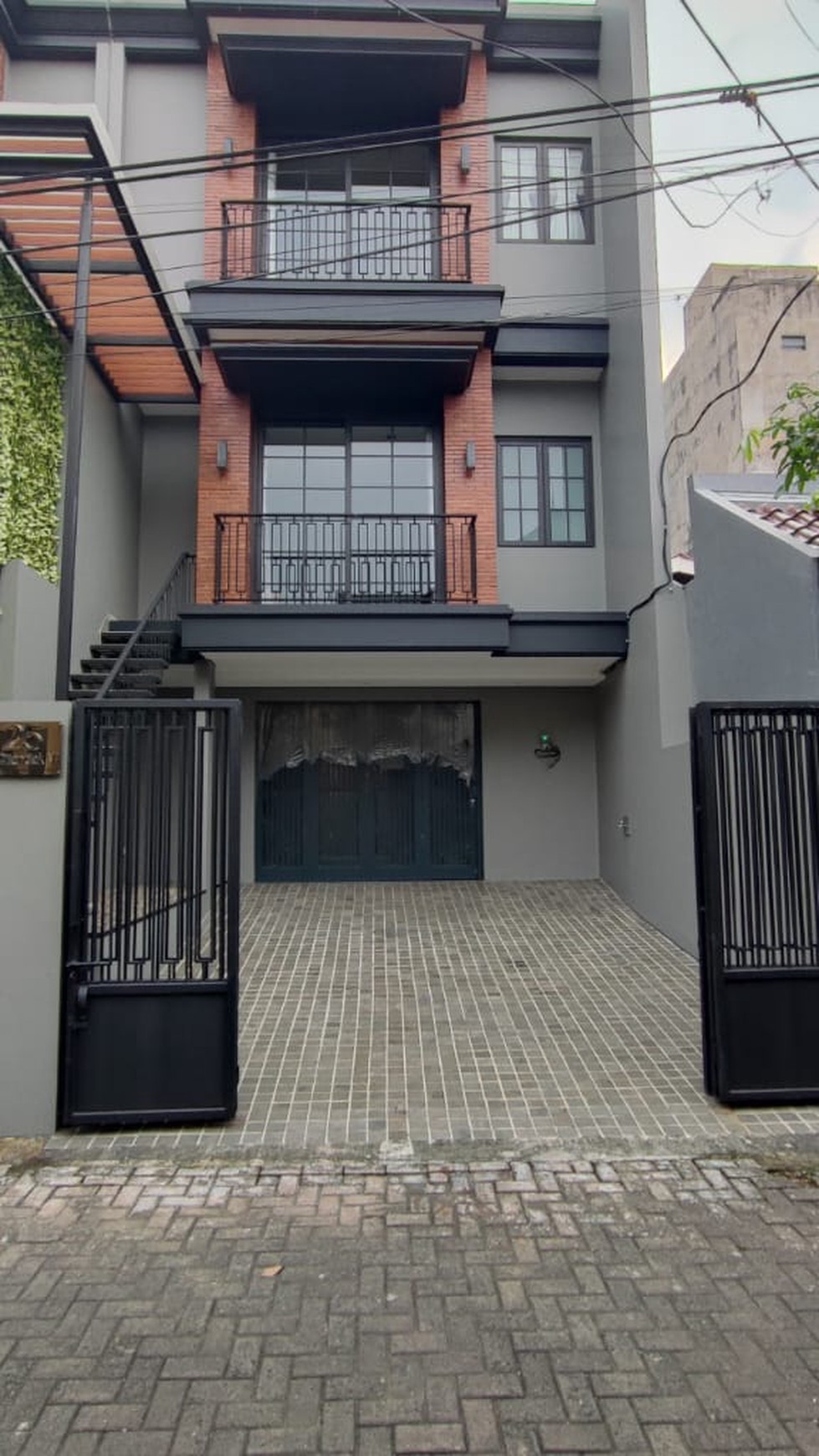 Dijual SEGERA Rumah Brand New di Jl Cilandak, Jakarta Selatan