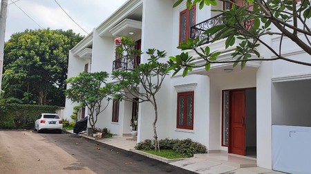 Dijual SEGERA Rumah Bagus di Casa Amira Prive, Serpong, Tangerang Selatan 