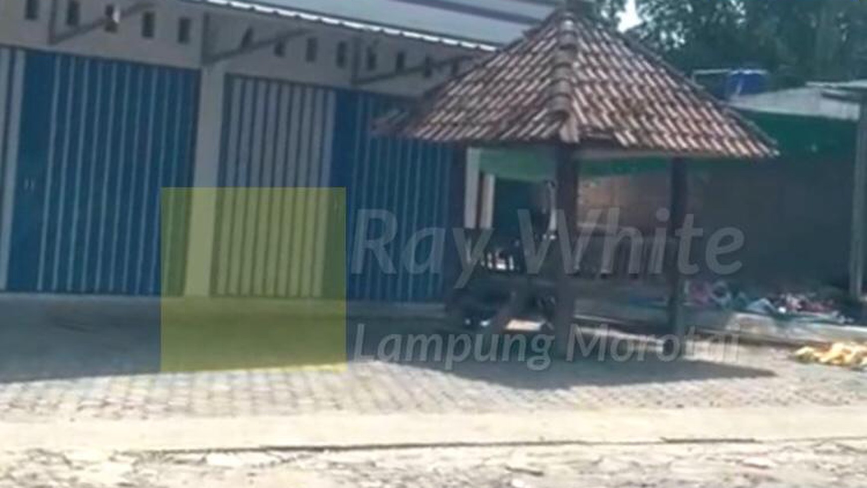 Bangunan Eks Showroom di Jln.Imam Bonjol Tanjung Karang Barat Lampung (hr)