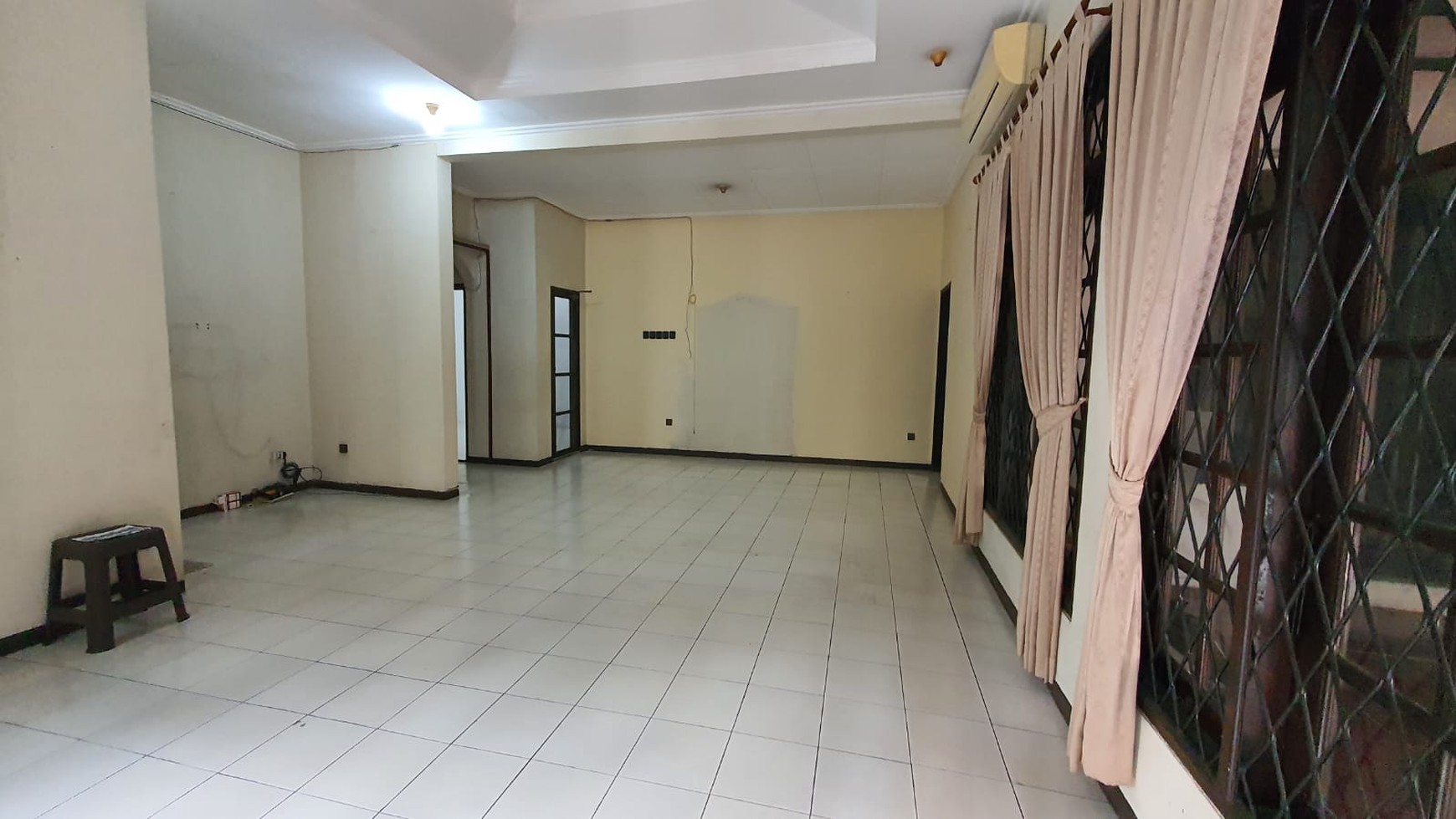 Rumah Tua Lokasi Strategis Belakang PIM2 cocok untuk Kantor