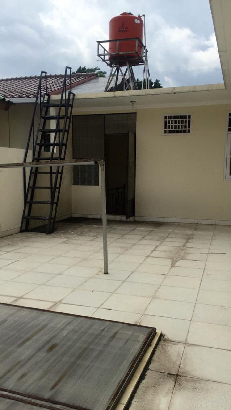 Rumah Sektor 9 Bintaro TangSel, lokasi dekat dg pusat kuliner....