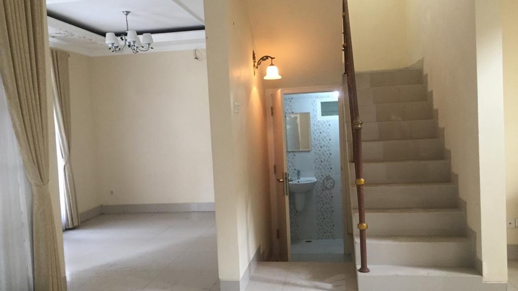 Rumah Sektor 9 Bintaro TangSel, lokasi dekat dg pusat kuliner....