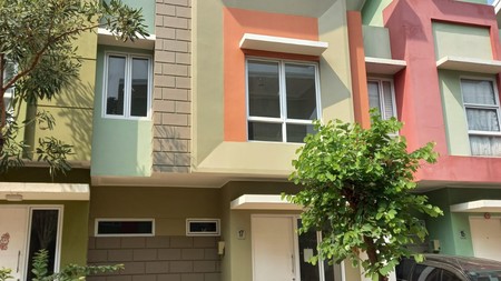 Dijual rumah siap huni 2 lantai,nyaman dan aman lingkungan sekitar di Gading Serpong