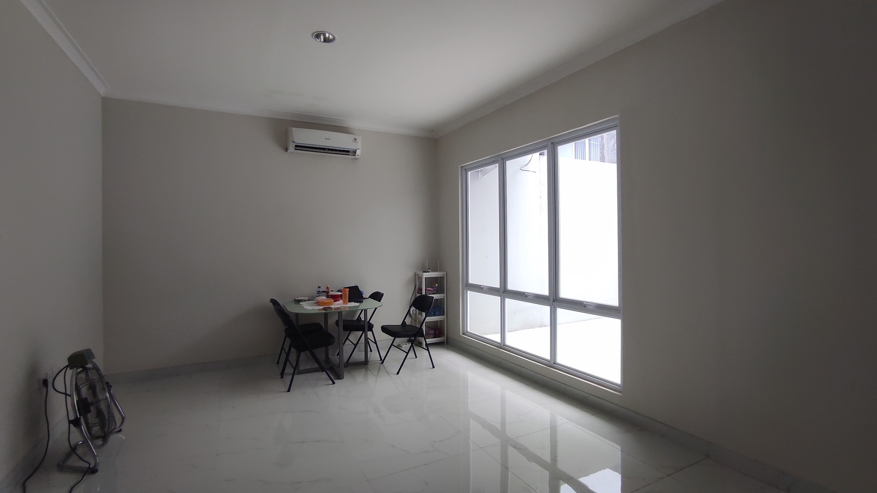 Dijual Rumah Siap Huni di Water Terrace, Grand Wisata, Bekasi