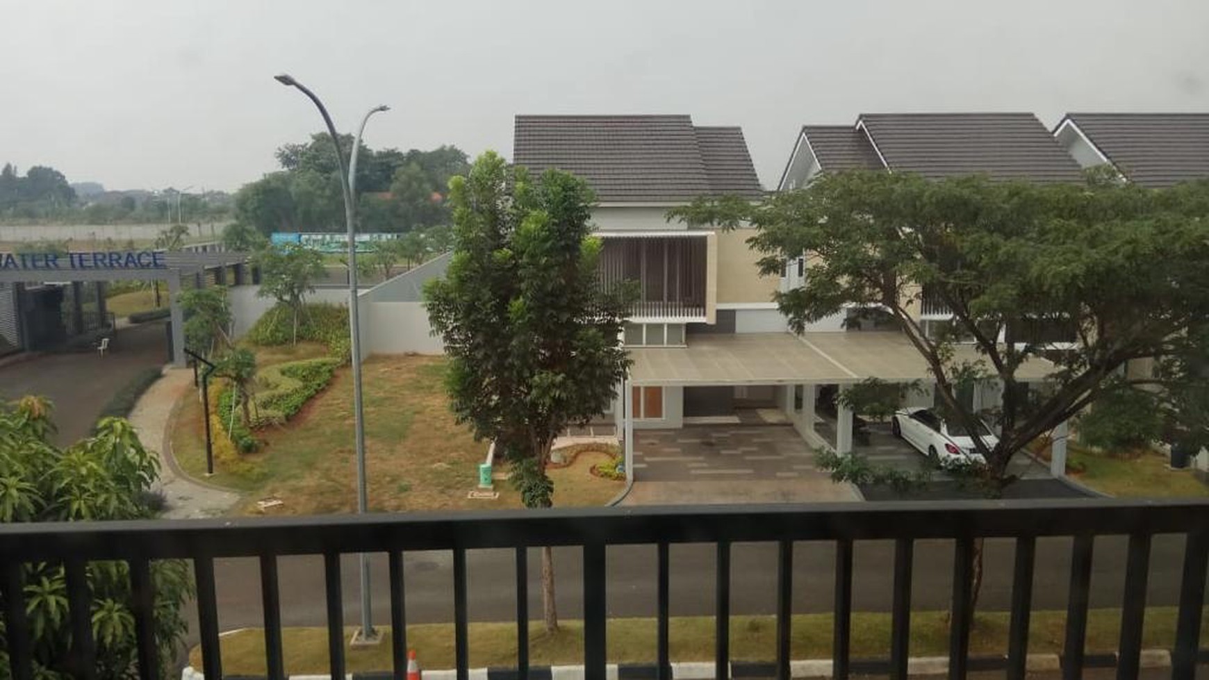 Dijual Rumah Hook si Water Spring, Grand Wisata, Bekasi