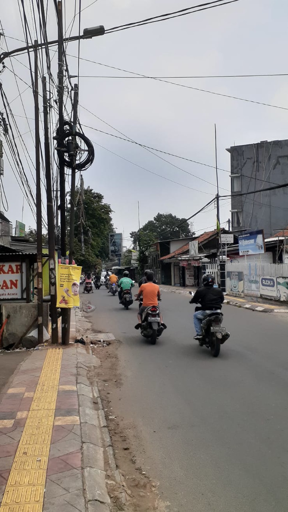 Kavling Siap Bangun Pinggir Jalan Raya dan Cocok untuk Ruang Usaha @Jl Ceger Raya