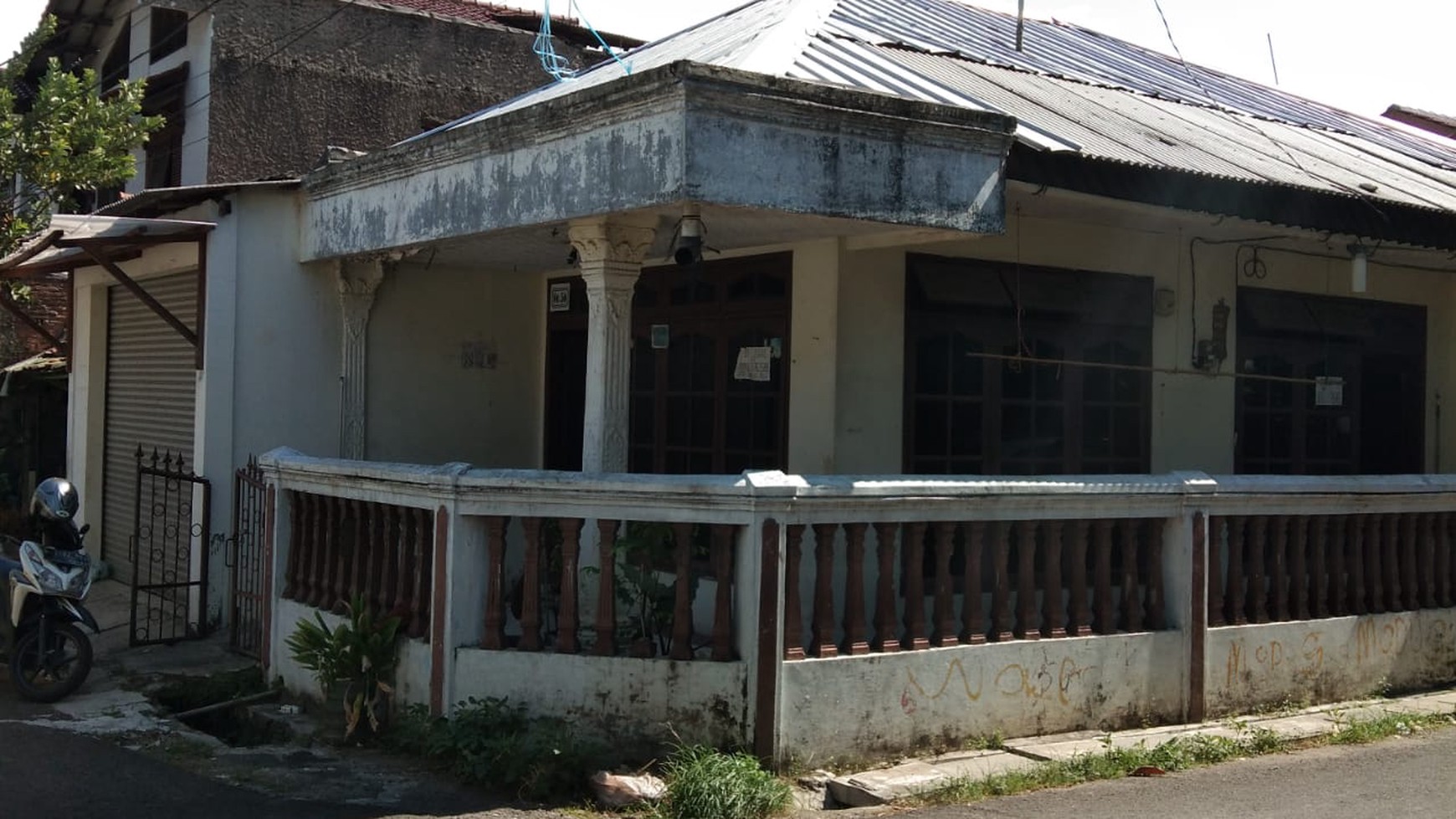 Jual murah rumah di cikokol JL. Maulana Yusuf dekat Kampus UNIS Kota Tangerang