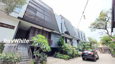 TOWNHOUSE DI BELVA TOWNHOUSE, BANGKA XI, JAKSEL, SIAP HUNI, HADAP TIMUR