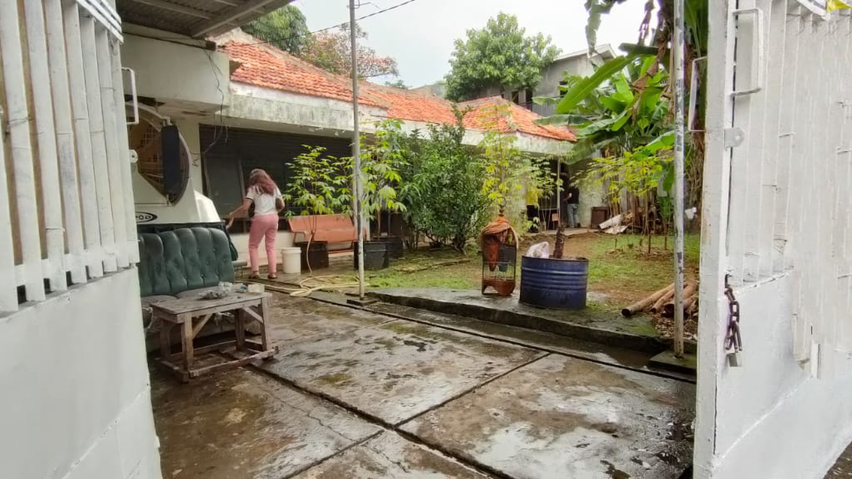 Rumah hitung tanah lokasi bagus keamanan 24jam kemang barat 