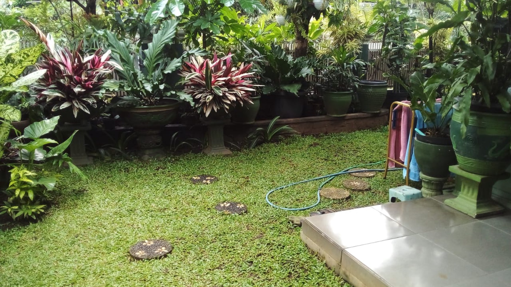 Rumah Cantik Gaya mediteranian  di Kompleks GRIYA MAS Pasteur (lokasi sangat strategis) 