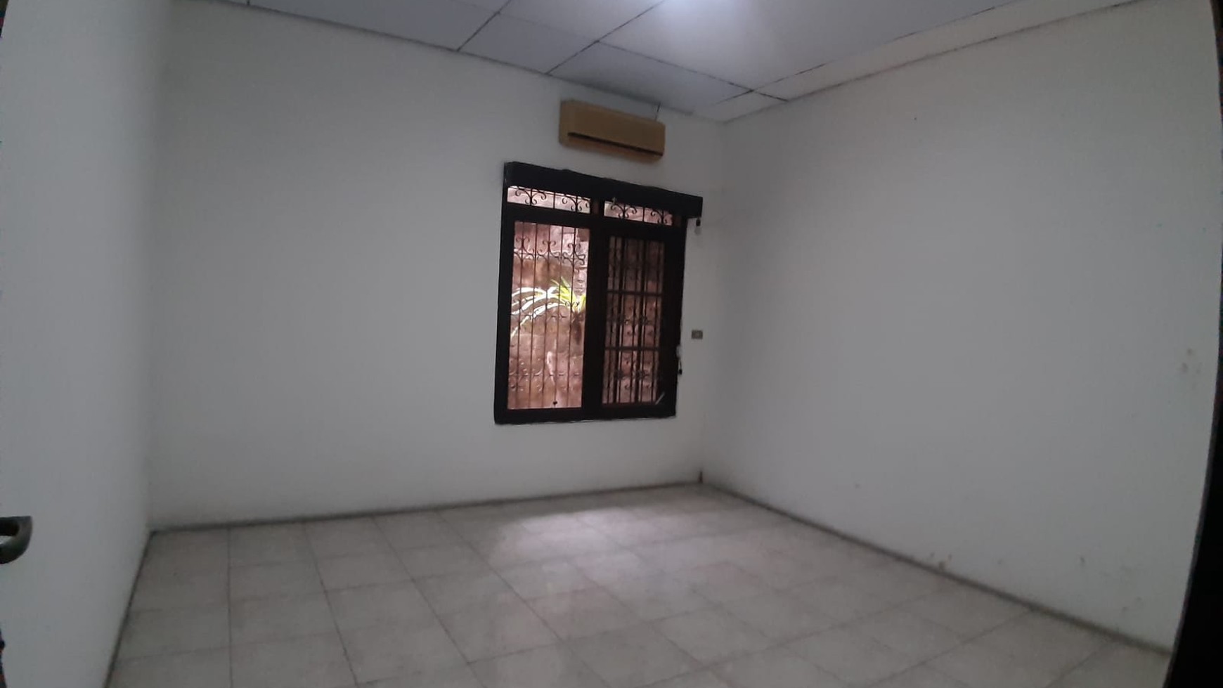 Rumah dijual pinggir jalan raya Komersial  Jln kolonel sugiono, cocok untuk dijadikan kantor atau usaha F n B