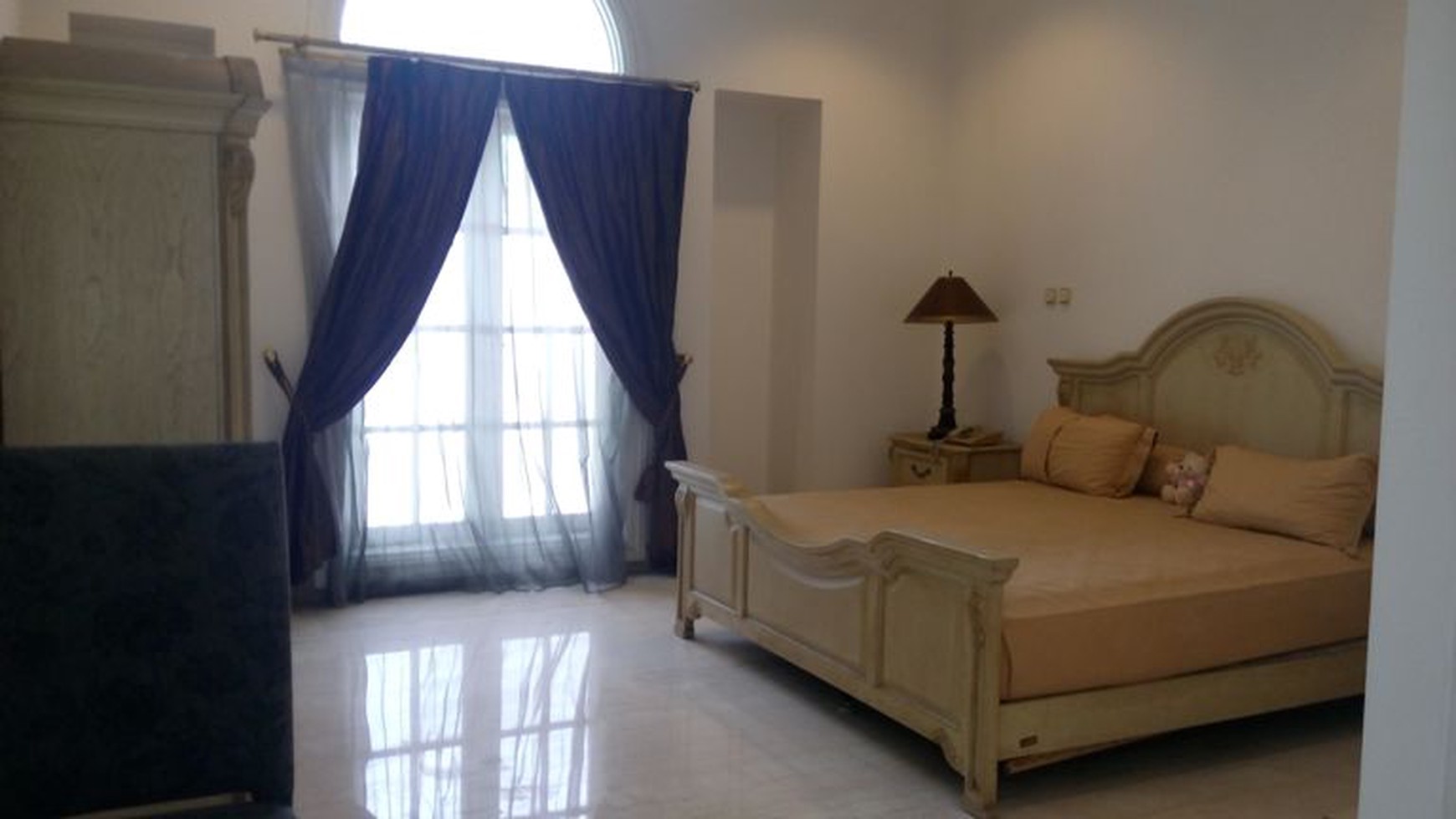 Comfort and Beautiful Clasic House in Kebayoran Baru area