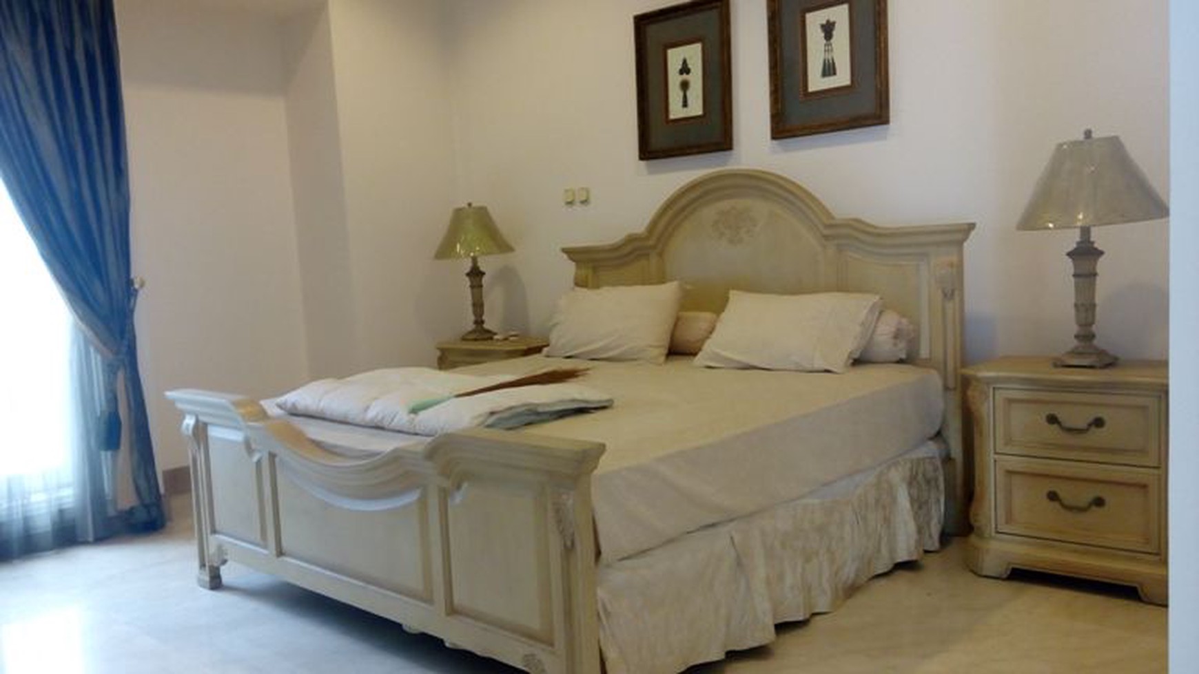 Comfort and Beautiful Clasic House in Kebayoran Baru area