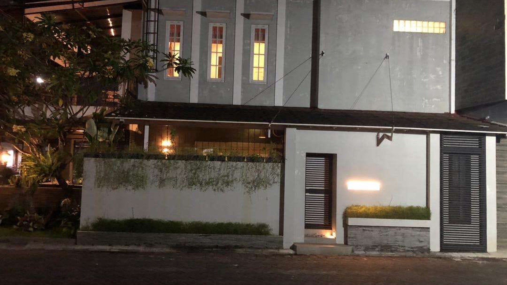 Rumah Mewah 2 Lantai di Pondok Permai Kadipiro
