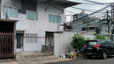 Rumah 2 lantai hoek di Kelapa Gading