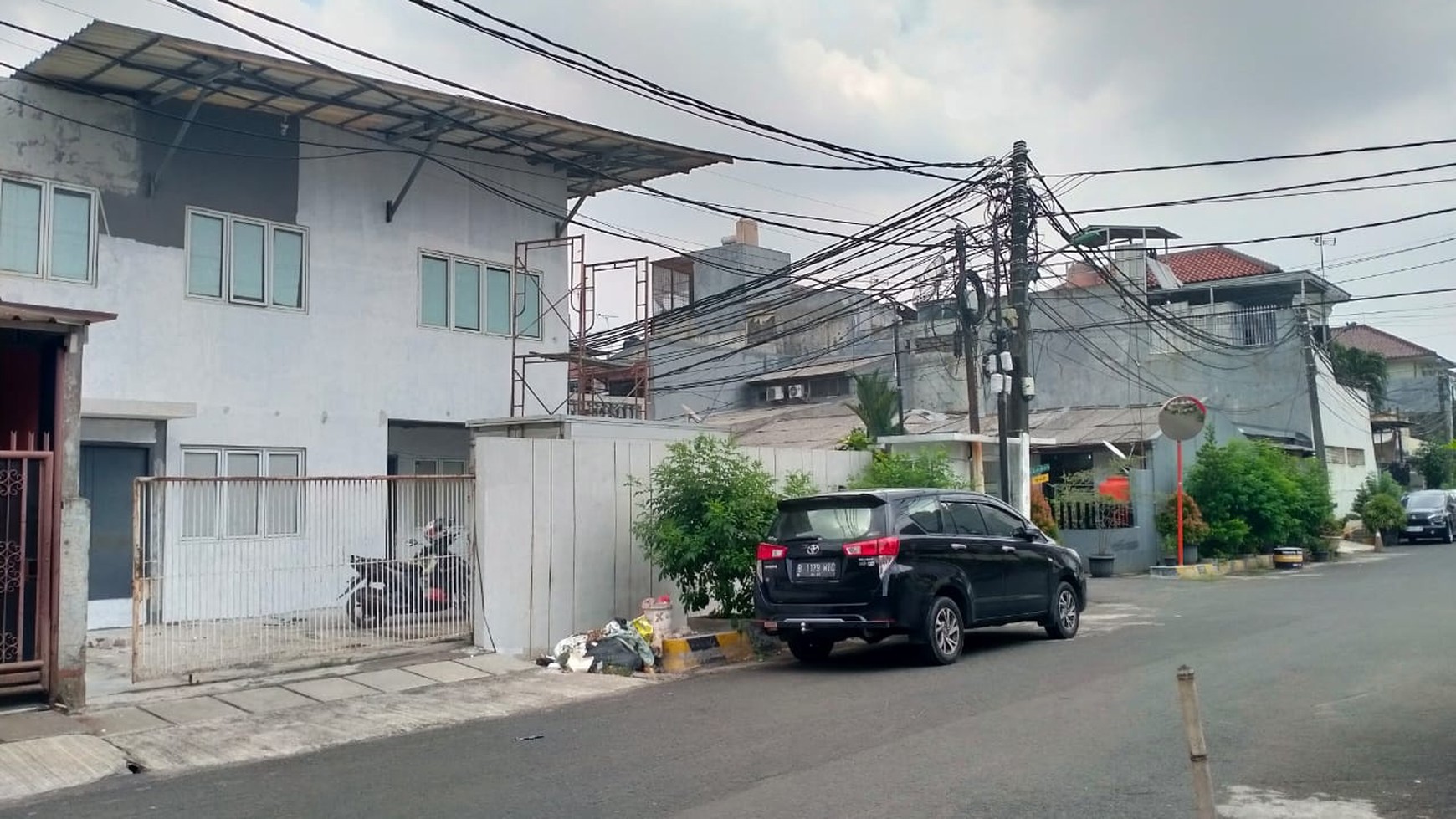 Rumah 2 lantai hoek di Kelapa Gading