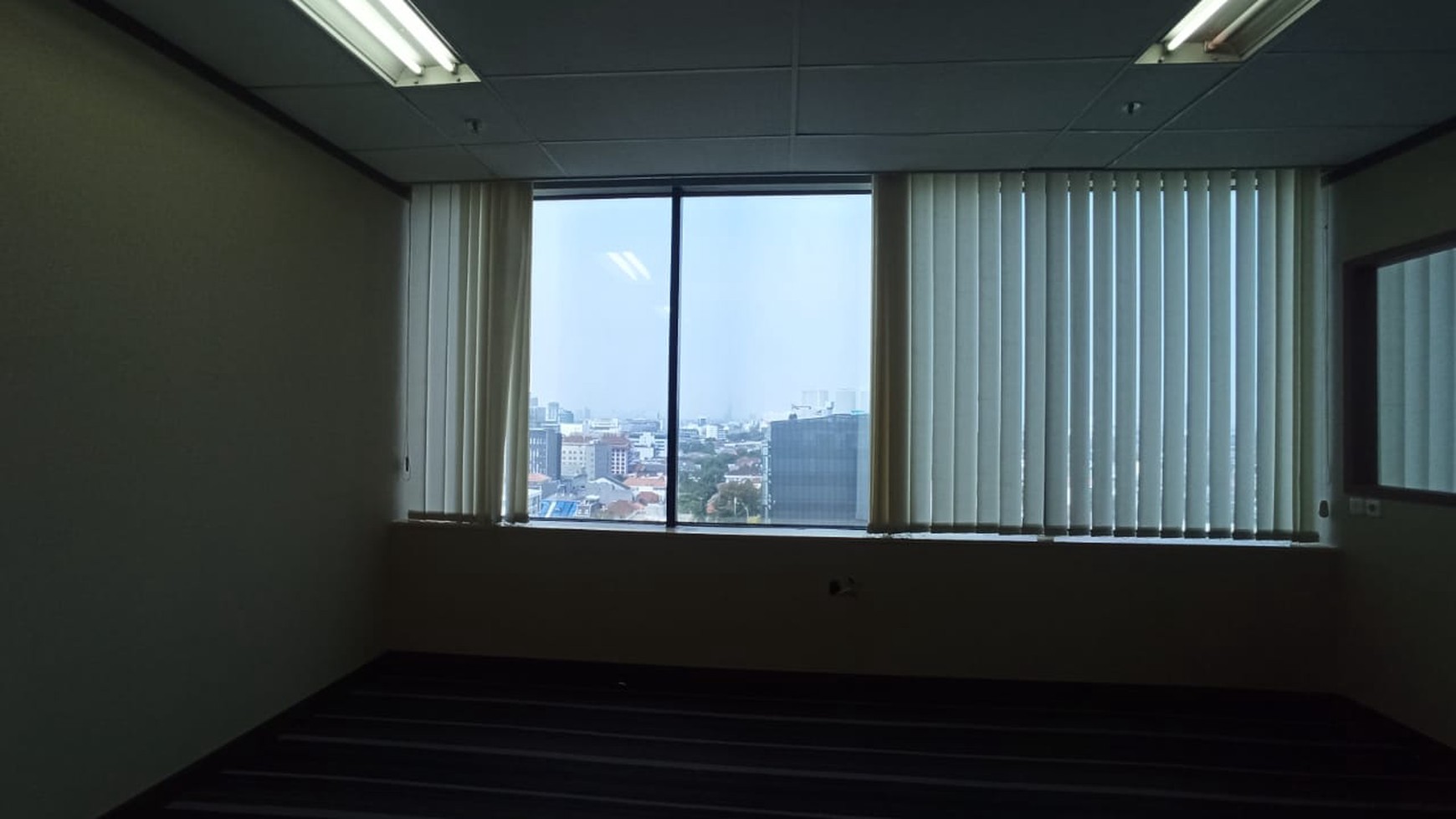 Office space / Lantai 14 (Ready to use), full Furnish, Four Points By Sheraton