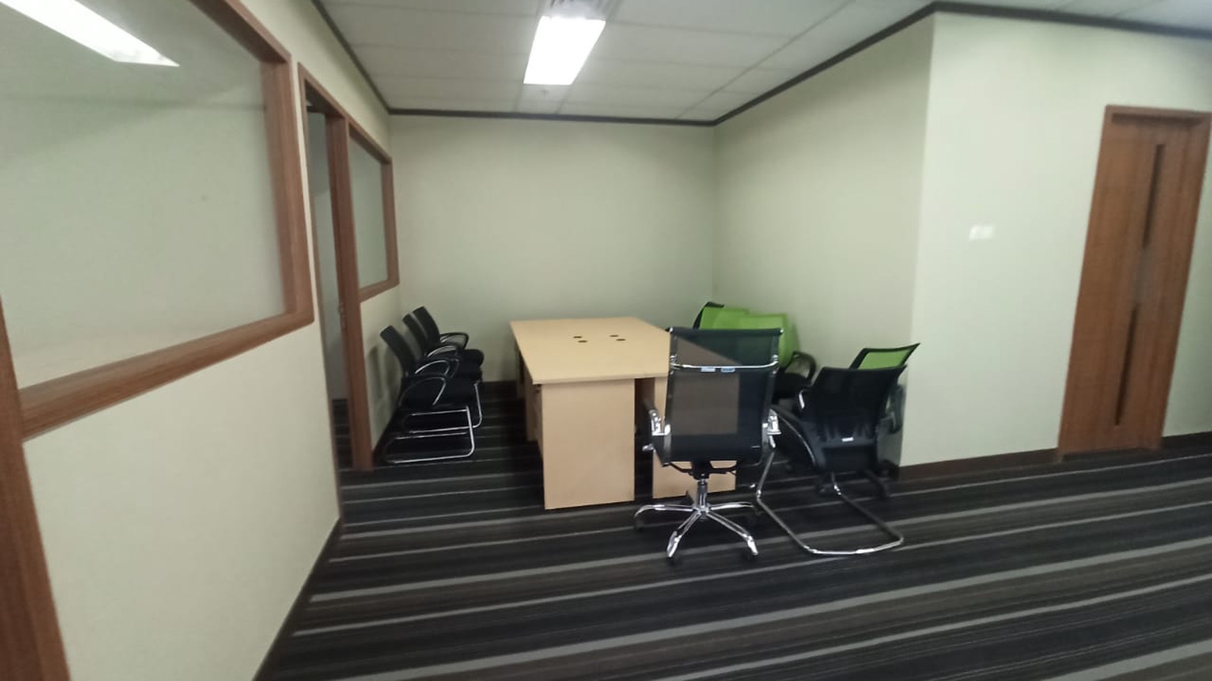 Office space / Lantai 14 (Ready to use), full Furnish, Four Points By Sheraton