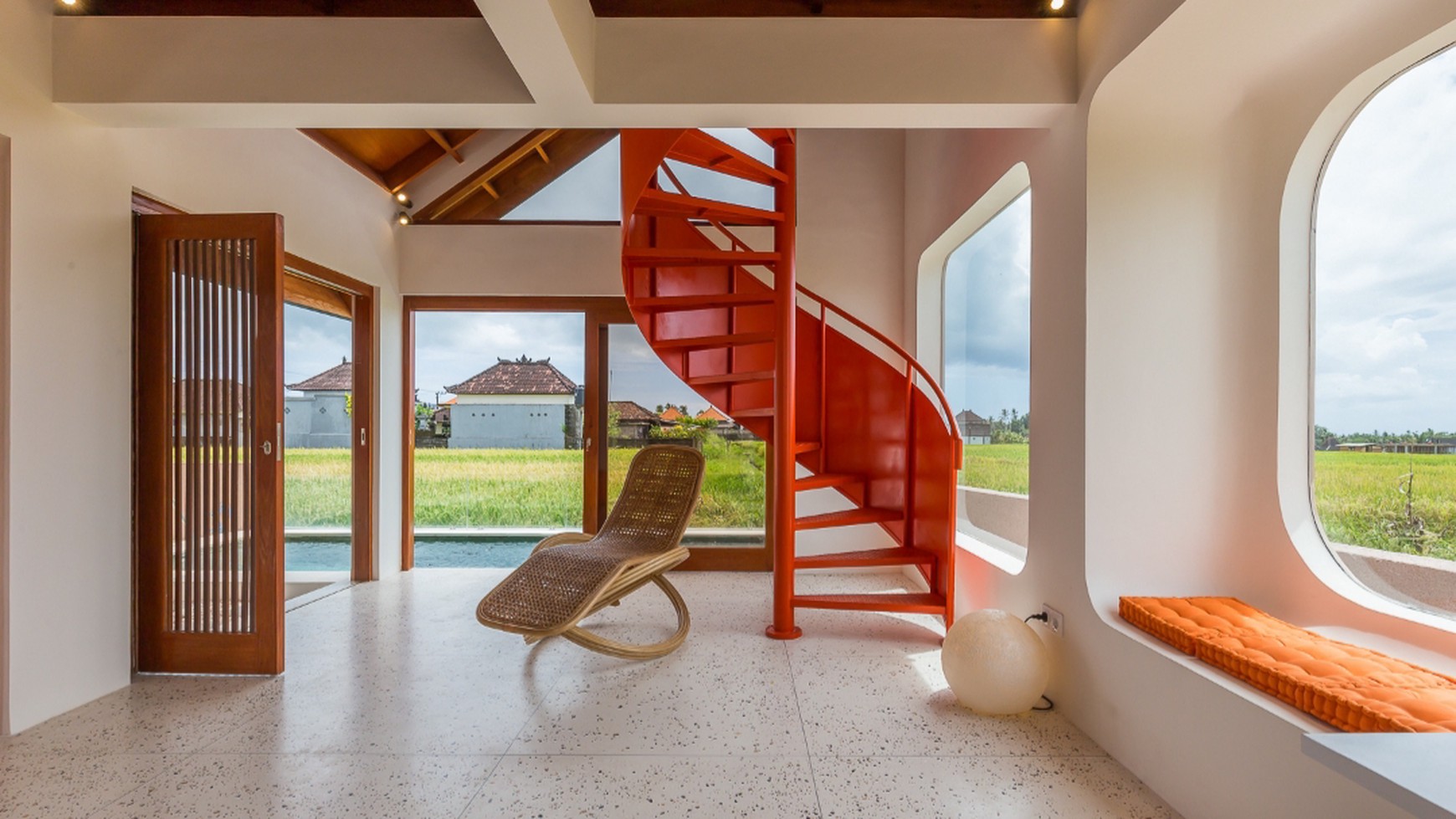 Beautiful villa on Jalan Pantai Kedungu with views of the rice fields