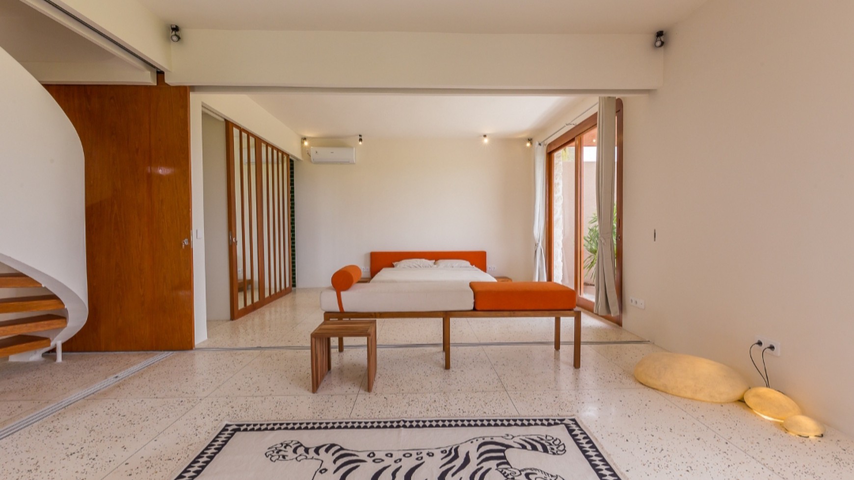 Beautiful villa on Jalan Pantai Kedungu with views of the rice fields