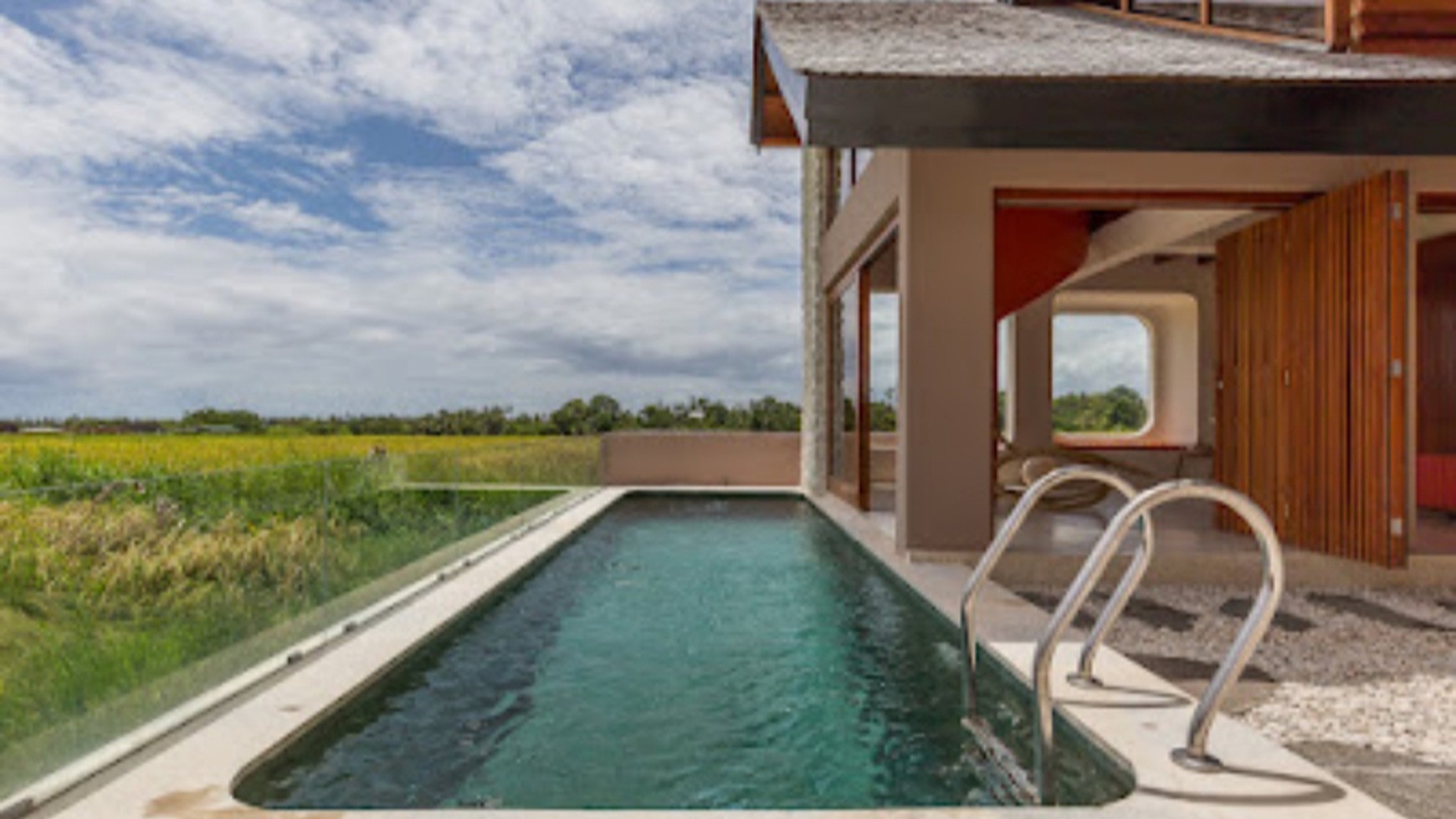 Beautiful villa on Jalan Pantai Kedungu with views of the rice fields