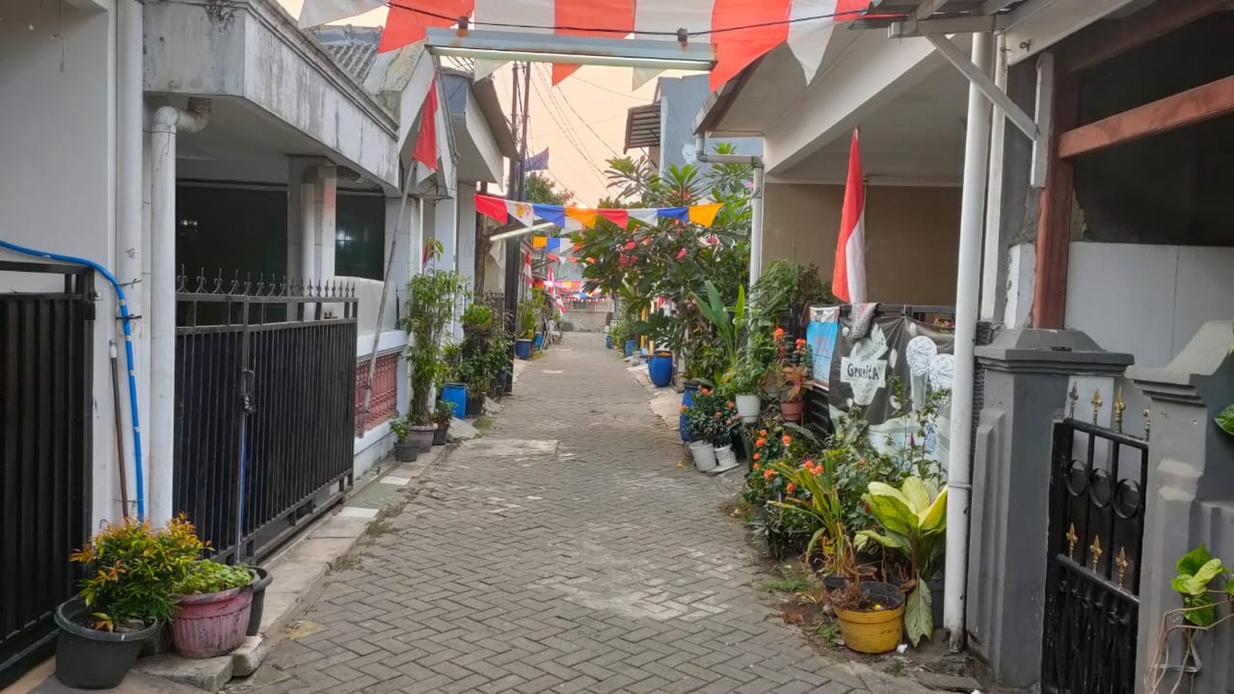 Dijual rumah di jalan Lombok, Cibodas-kota Tangerang  nyaman dan aman lingkungan sekitar