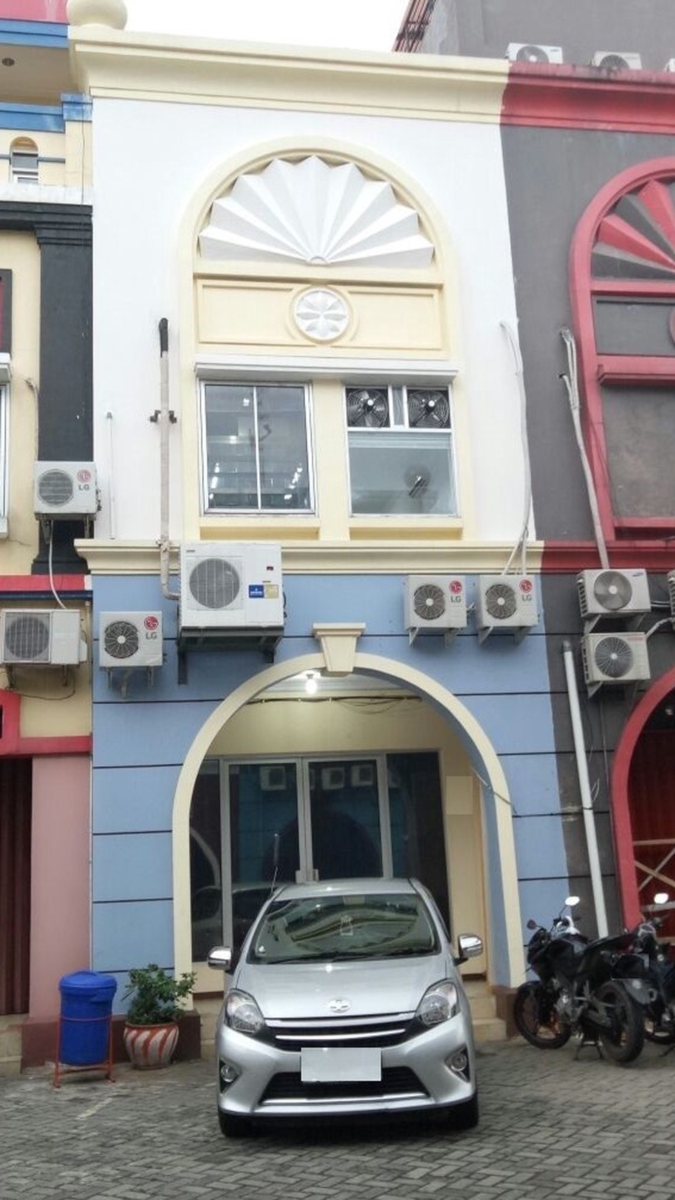 Ruko Siap Pakai Diarea Komplek Pertokoan Bintara Jaya Sektor 3A