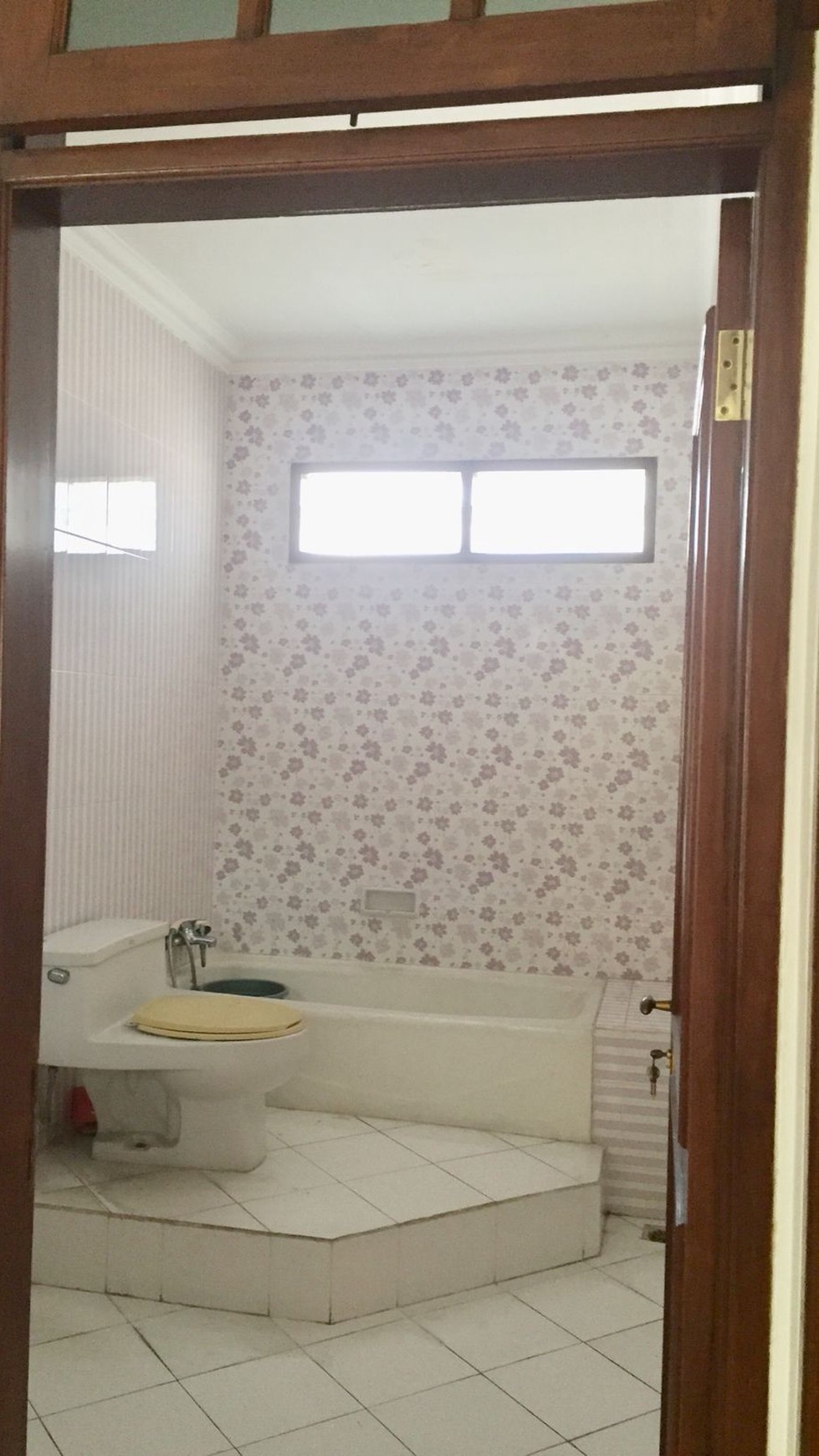 Rumah villa cinere mas murah luas terawat asri dan rapi jarang ada