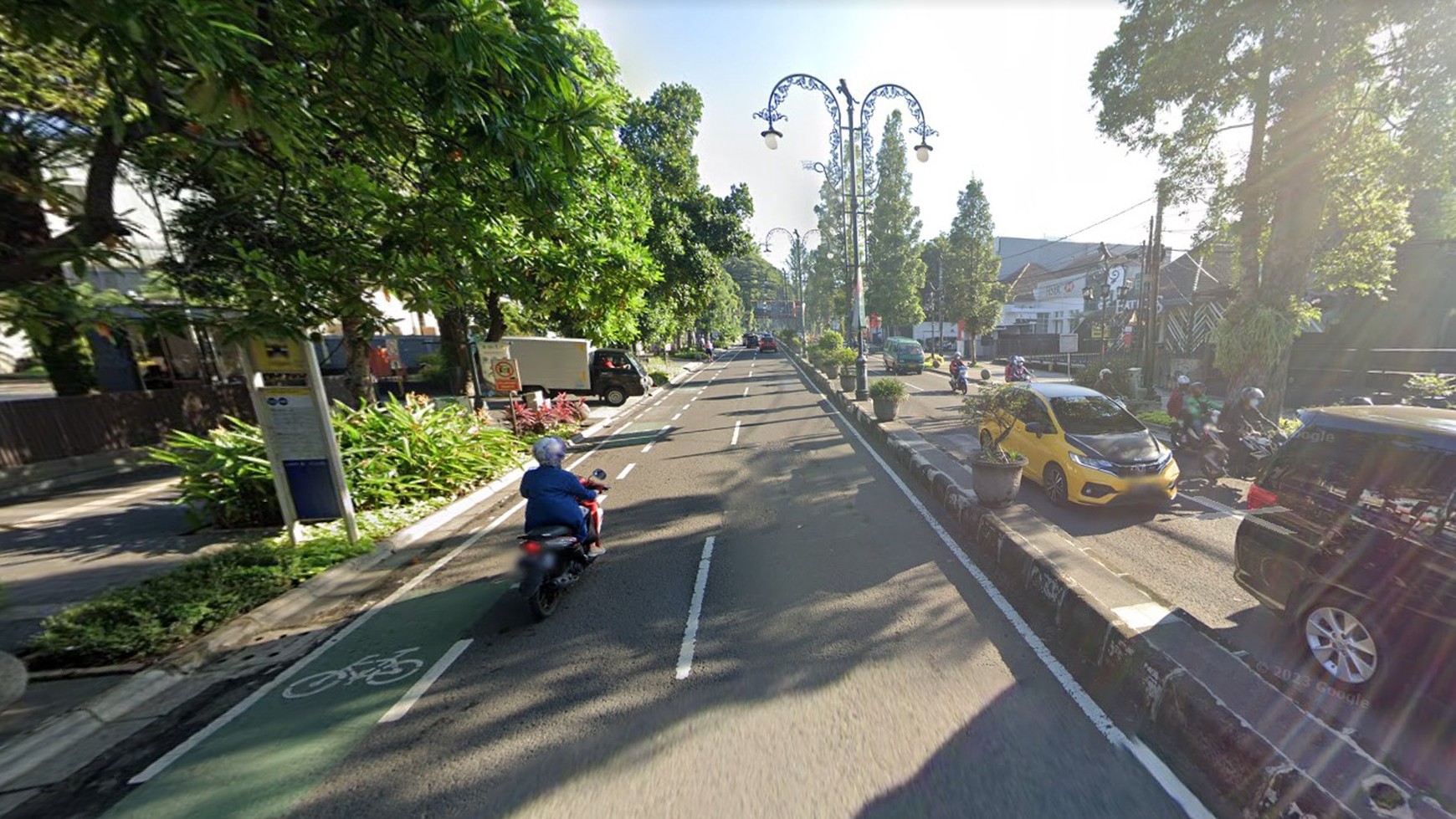 Ruang Usaha dengan Lokasi Strategis di Jalan Juanda, Dago, Bandung,  Jawa Barat