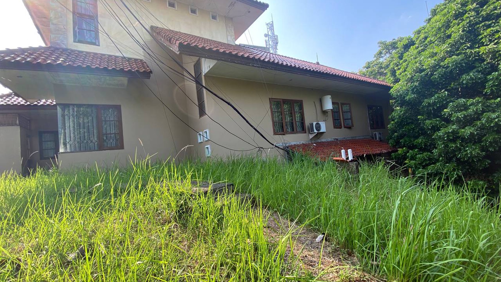 Cinere raya luas 2048 rumah villa resort hitung tanah 