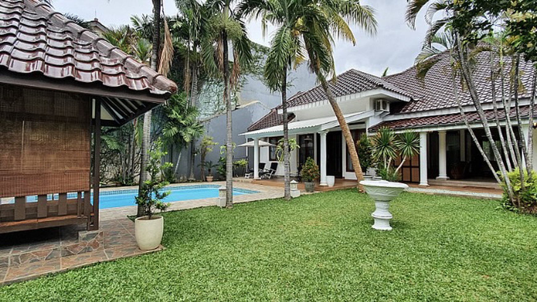 Beautiful House with Big Garden at Kemang Area