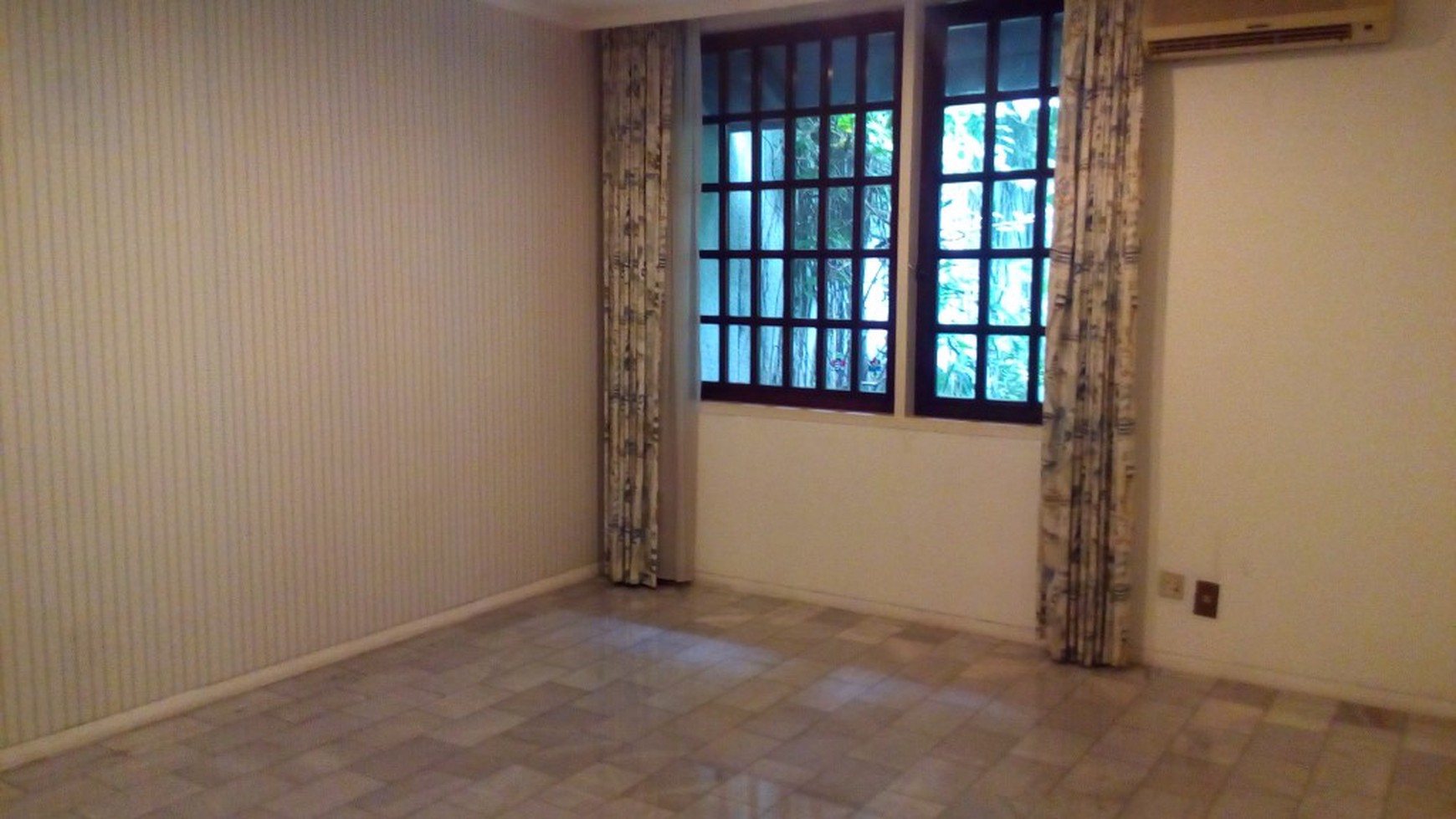 beautiful House for rent in center of jakarta area